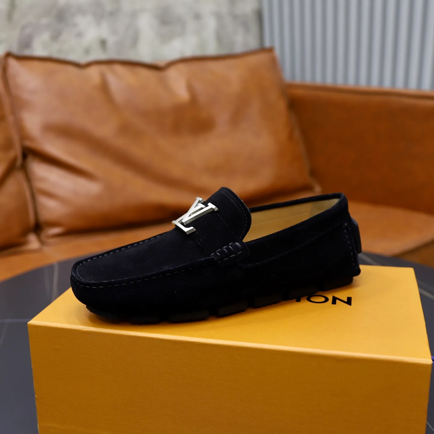Ex-factory price: 480💰【LV】Louis Vuitton ⚠️High-end men’s driving and pedal series ⚠️38-44 (customized for 45) ⚠️All original cowhide leather! Thick and soft! Made entirely of calfskin lining! Rubber sheet anti-slip beanie sole! Three-dimensional package technology! Fashionable and classic! Handicrafts! Original high quality! Feel free to compare!